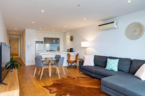 PORT MELBOURNE - A stay at the Bay
